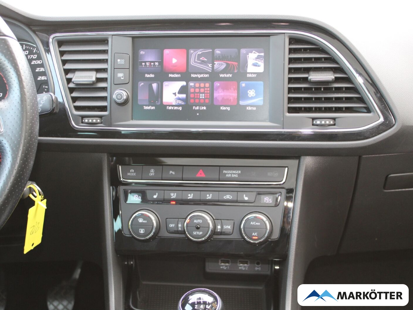 Fahrzeugabbildung SEAT Leon ST FR PDC/NAVI/PANO/BT/SHZ