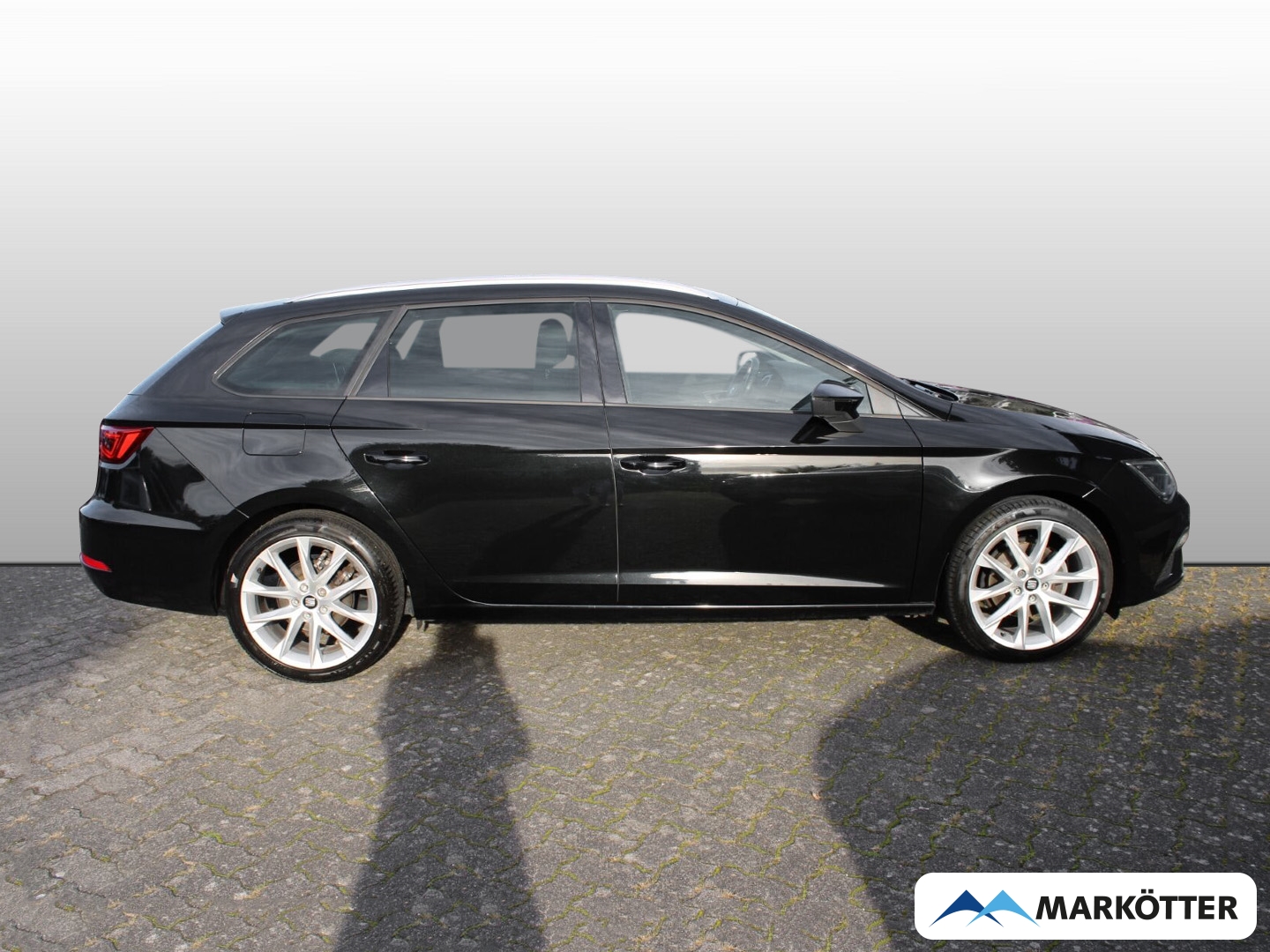 Fahrzeugabbildung SEAT Leon ST FR PDC/NAVI/PANO/BT/SHZ