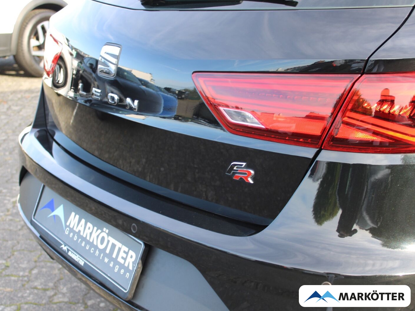 Fahrzeugabbildung SEAT Leon ST FR PDC/NAVI/PANO/BT/SHZ