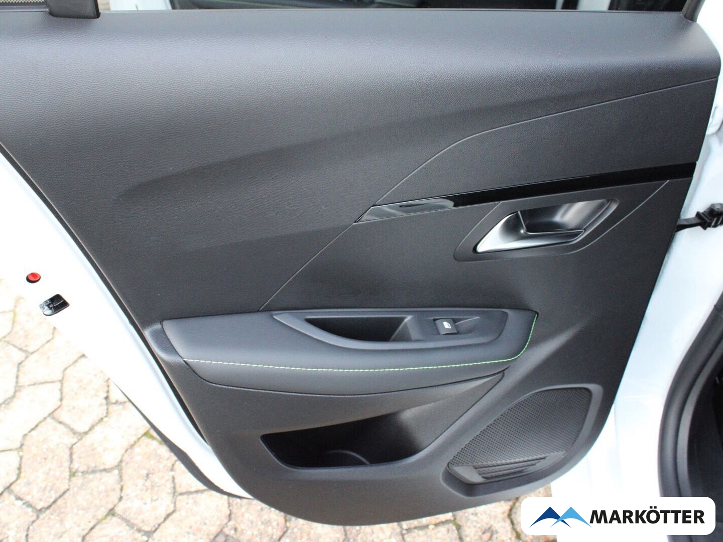 Fahrzeugabbildung Peugeot 208 GT 131 PS RFK/SHZ/NAVI/DAB/AUT/KEYLESS