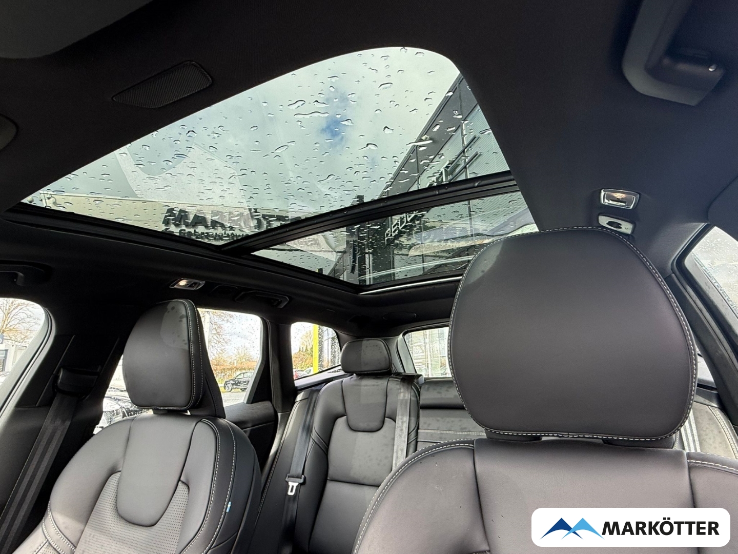 Fahrzeugabbildung Volvo XC60 T8 AWD R Design Recharge AD/AHK/BLIS/B&W