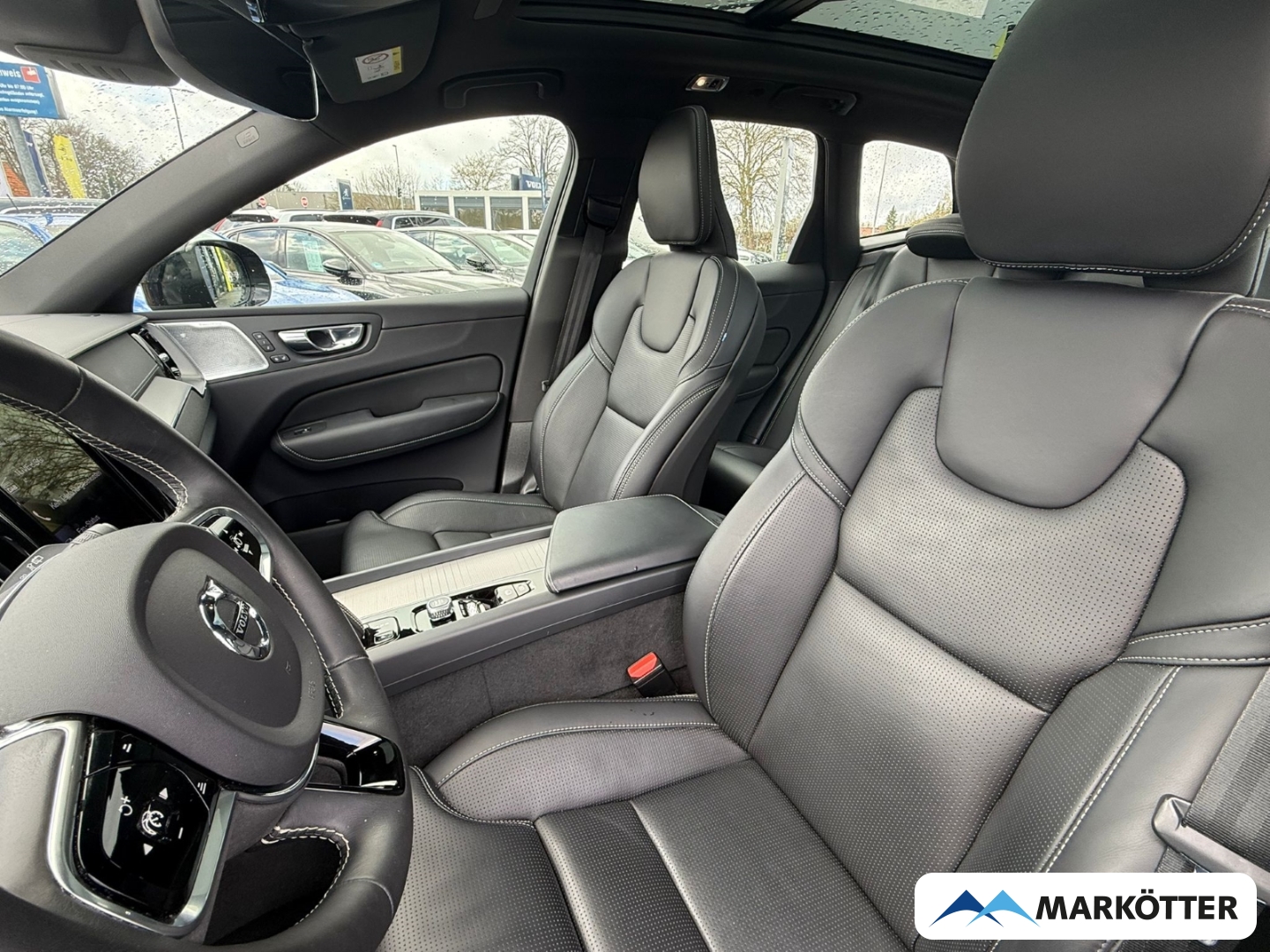 Fahrzeugabbildung Volvo XC60 T8 AWD R Design Recharge AD/AHK/BLIS/B&W