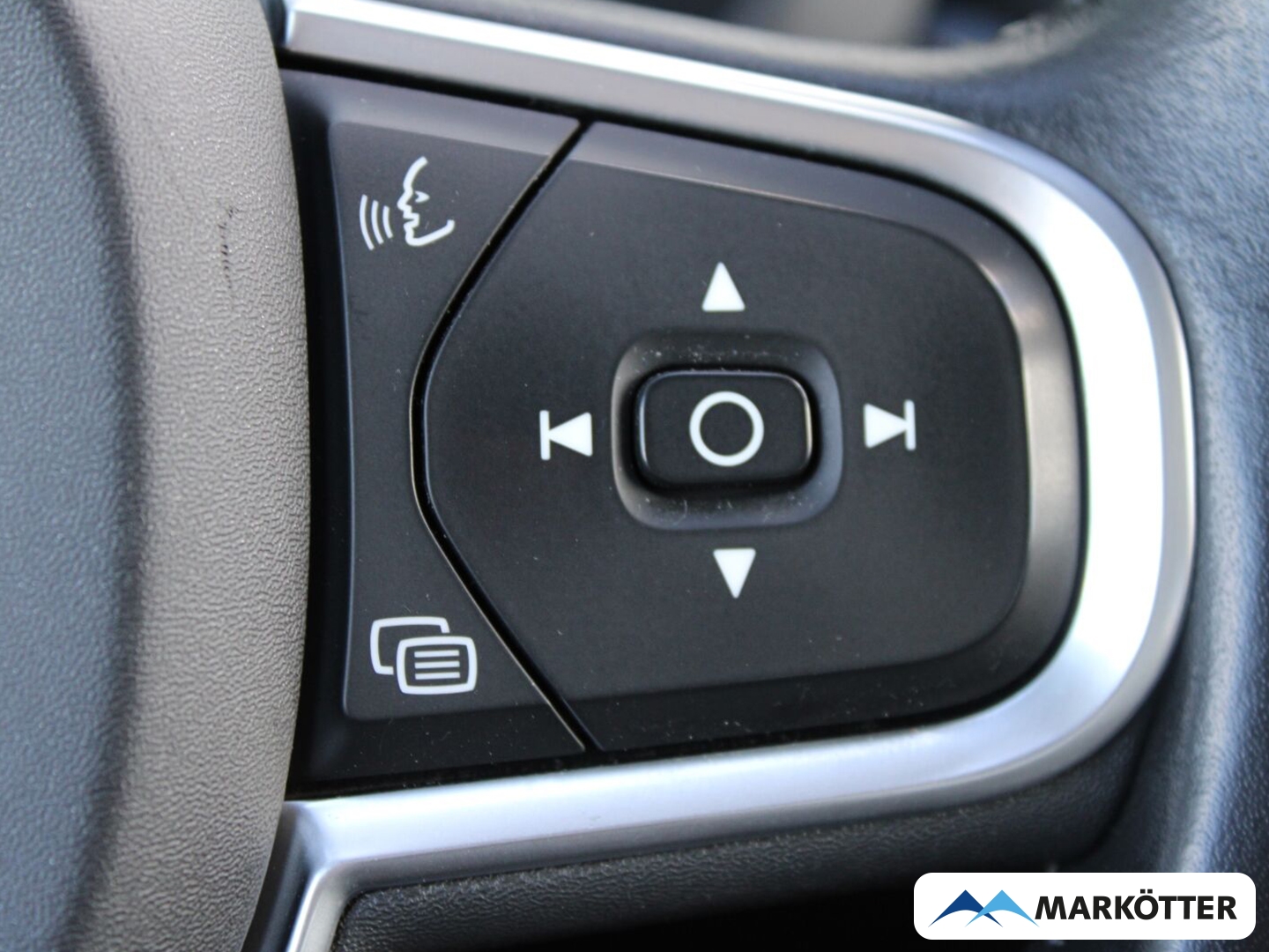 Fahrzeugabbildung Volvo XC60 Momentum 2WD AHK/TEMPO/PDC/el. Heckklappe