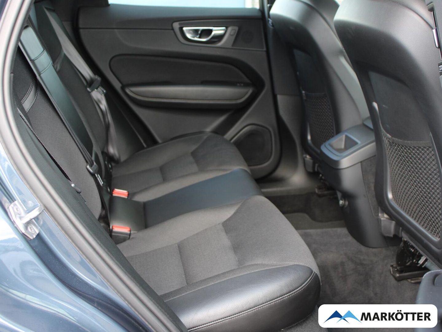 Fahrzeugabbildung Volvo XC60 Momentum 2WD AHK/TEMPO/PDC/el. Heckklappe