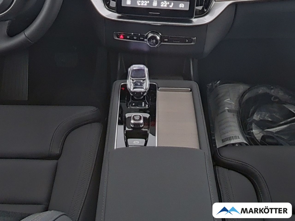 Fahrzeugabbildung Volvo XC90 T8 AWD Plus Dark Recharge ACC/Pano/HUD/360°