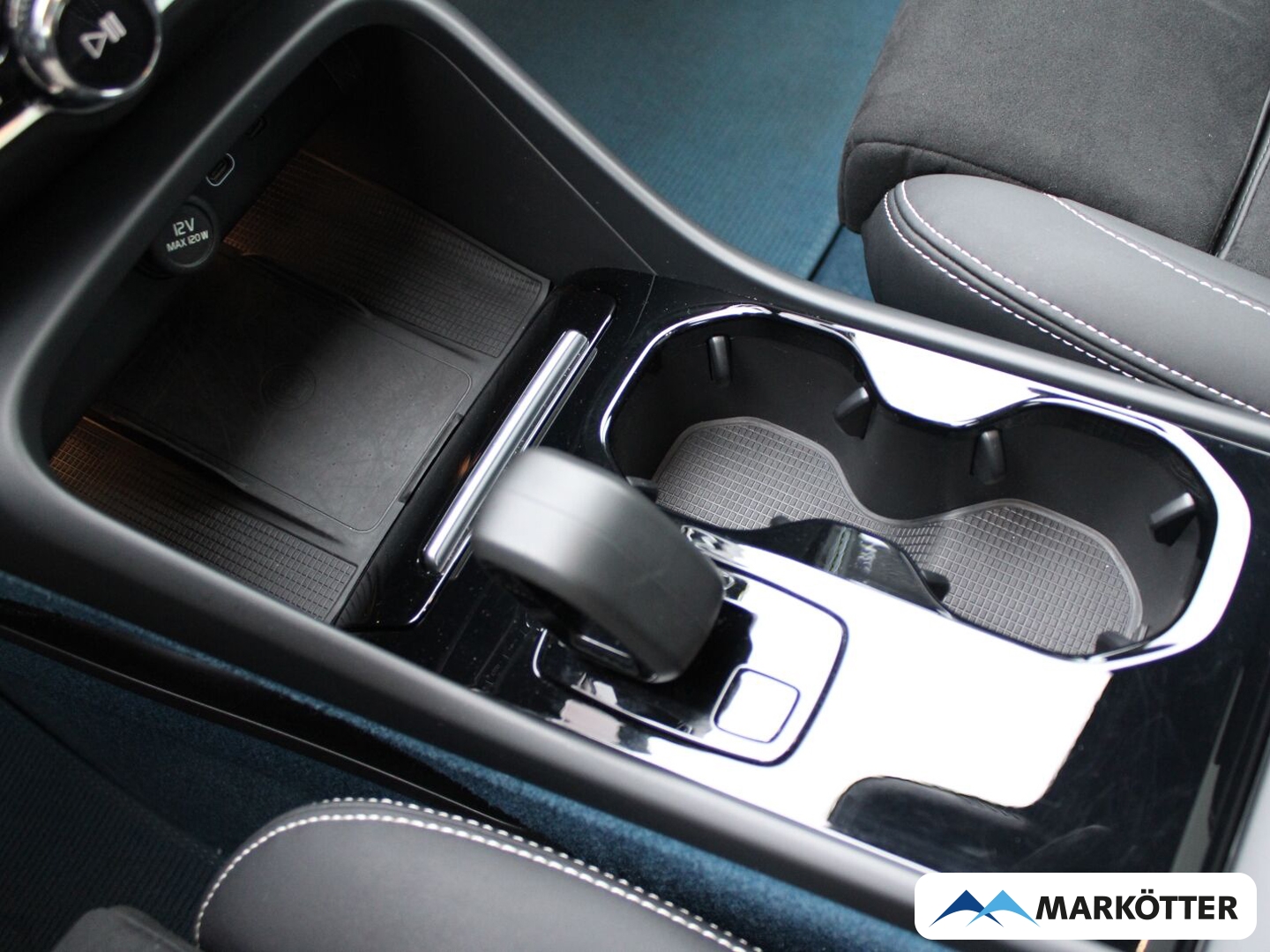 Fahrzeugabbildung Volvo C40 Ultimate Recharge Pure Electric AWD ACC/PANO