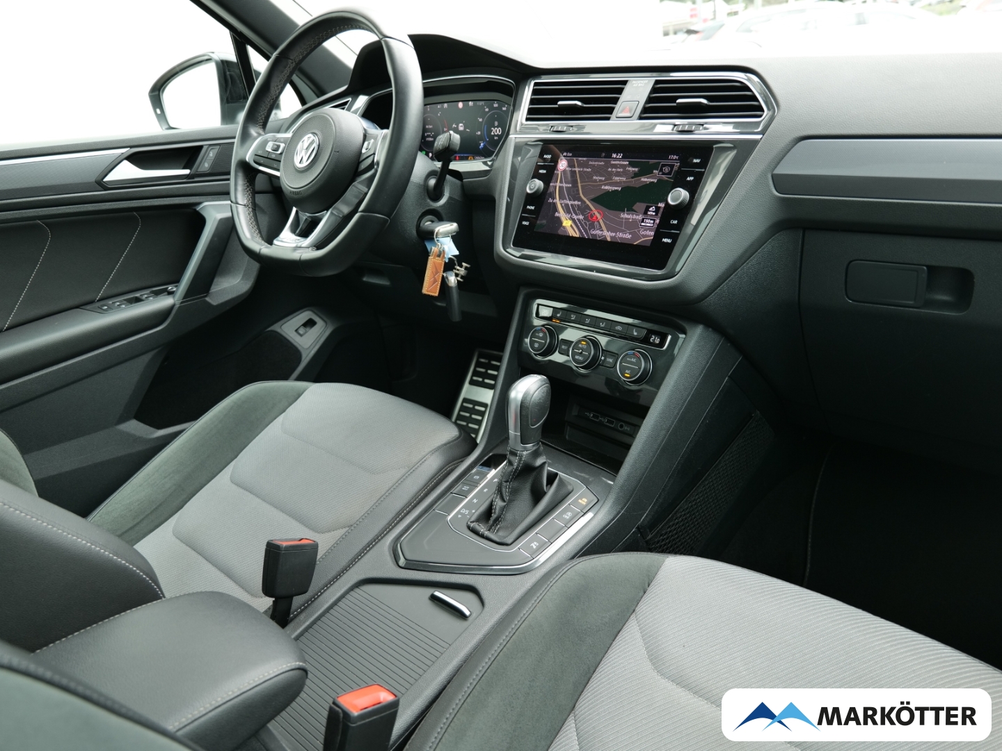 Fahrzeugabbildung Volkswagen Tiguan 2.0 TDI R-Line Black ACC/Pano/360/HuD/AHK