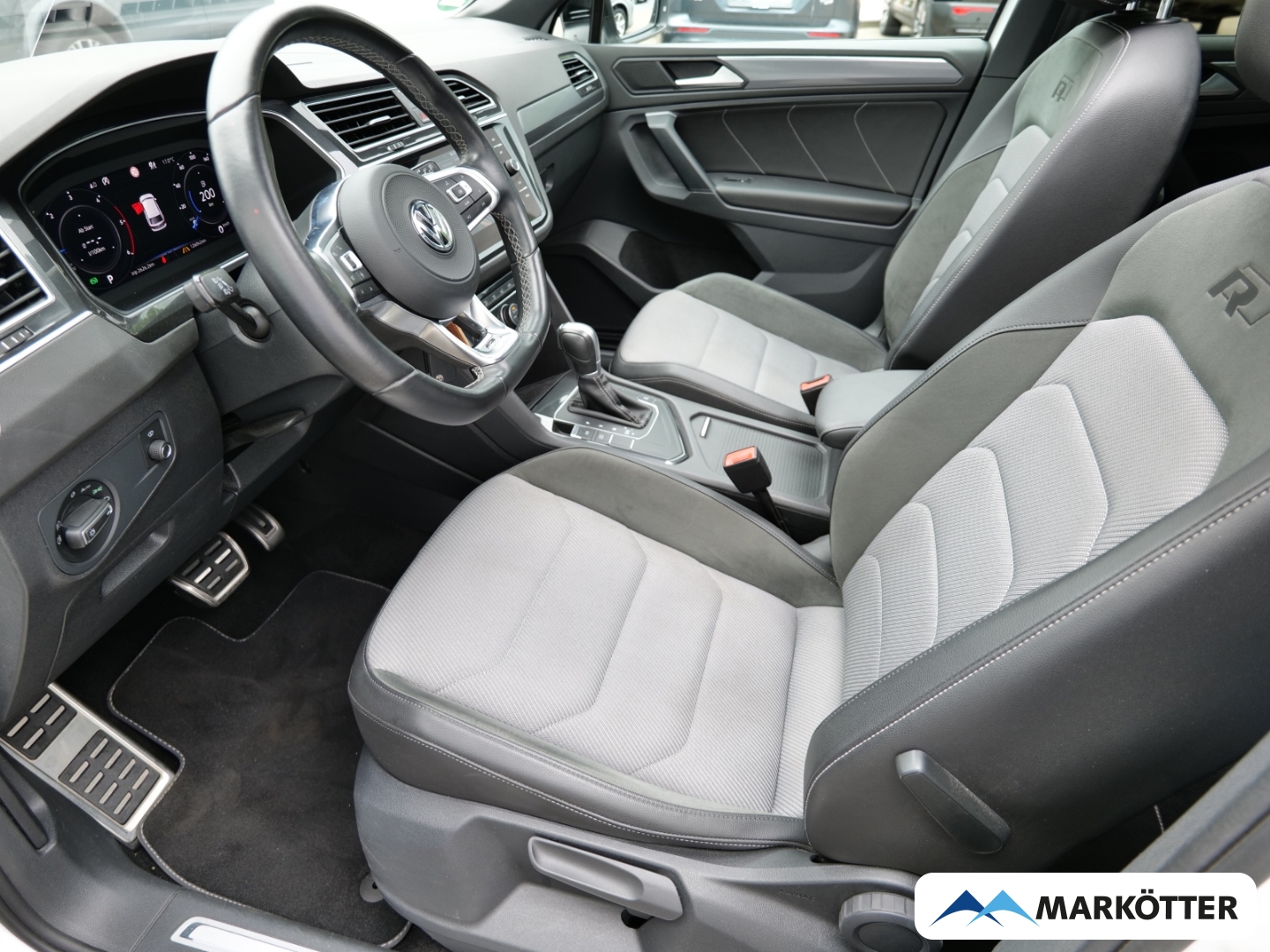 Fahrzeugabbildung Volkswagen Tiguan 2.0 TDI R-Line Black ACC/Pano/360/HuD/AHK