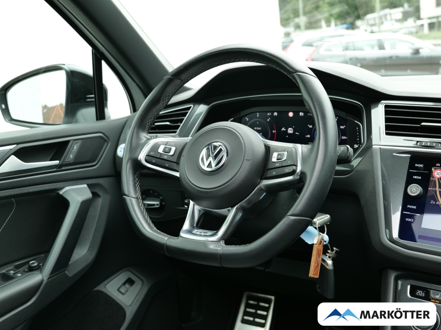 Fahrzeugabbildung Volkswagen Tiguan 2.0 TDI R-Line Black ACC/Pano/360/HuD/AHK