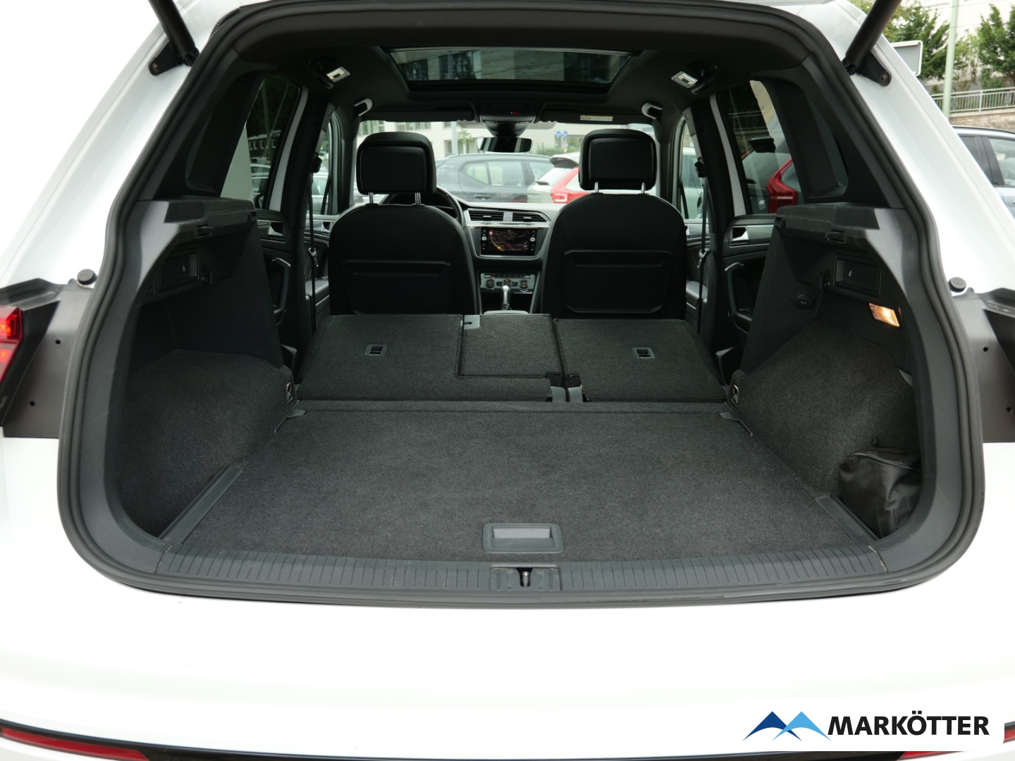 Fahrzeugabbildung Volkswagen Tiguan 2.0 TDI R-Line Black ACC/Pano/360/HuD/AHK