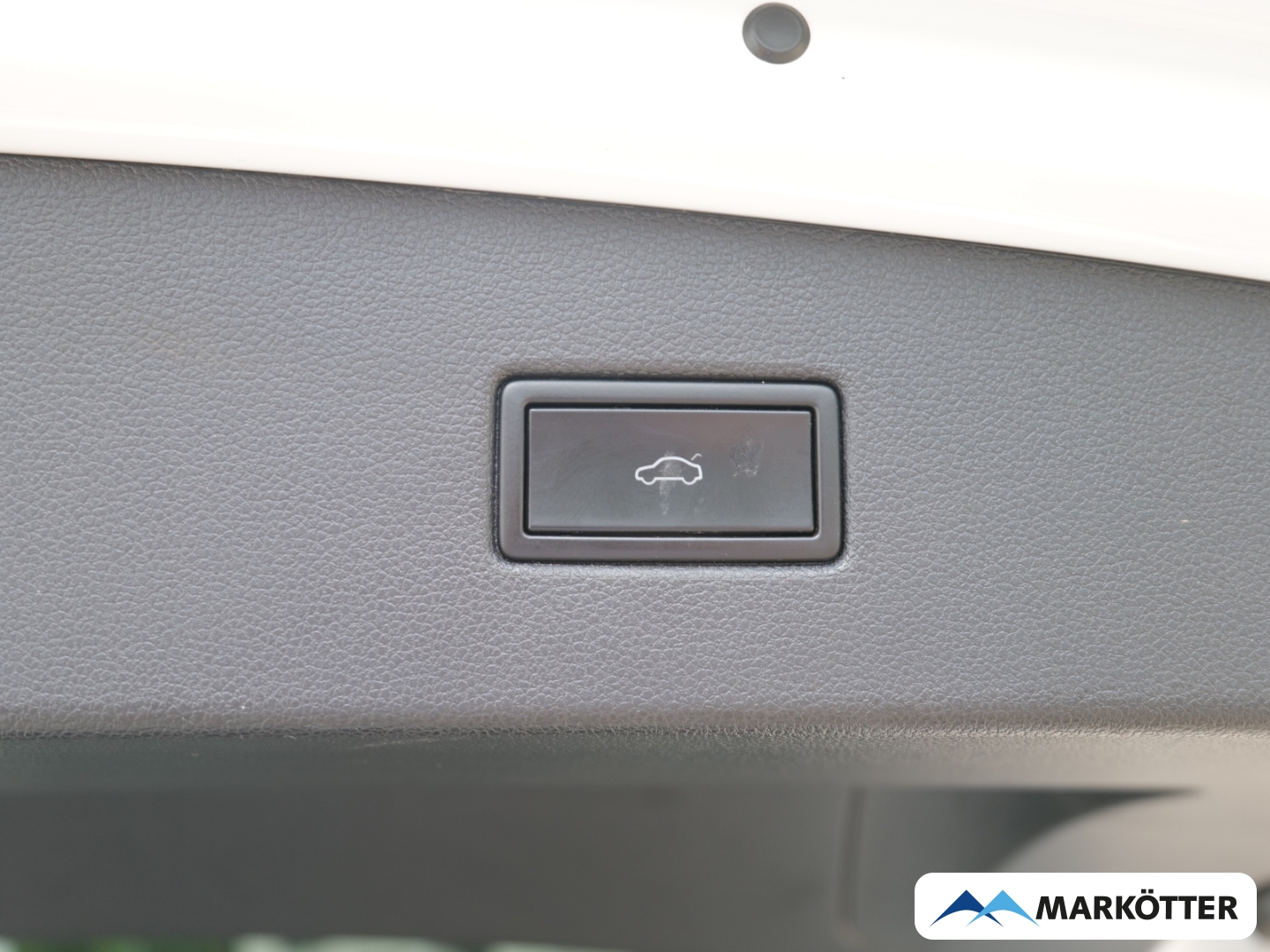Fahrzeugabbildung Volkswagen Tiguan 2.0 TDI R-Line Black ACC/Pano/360/HuD/AHK