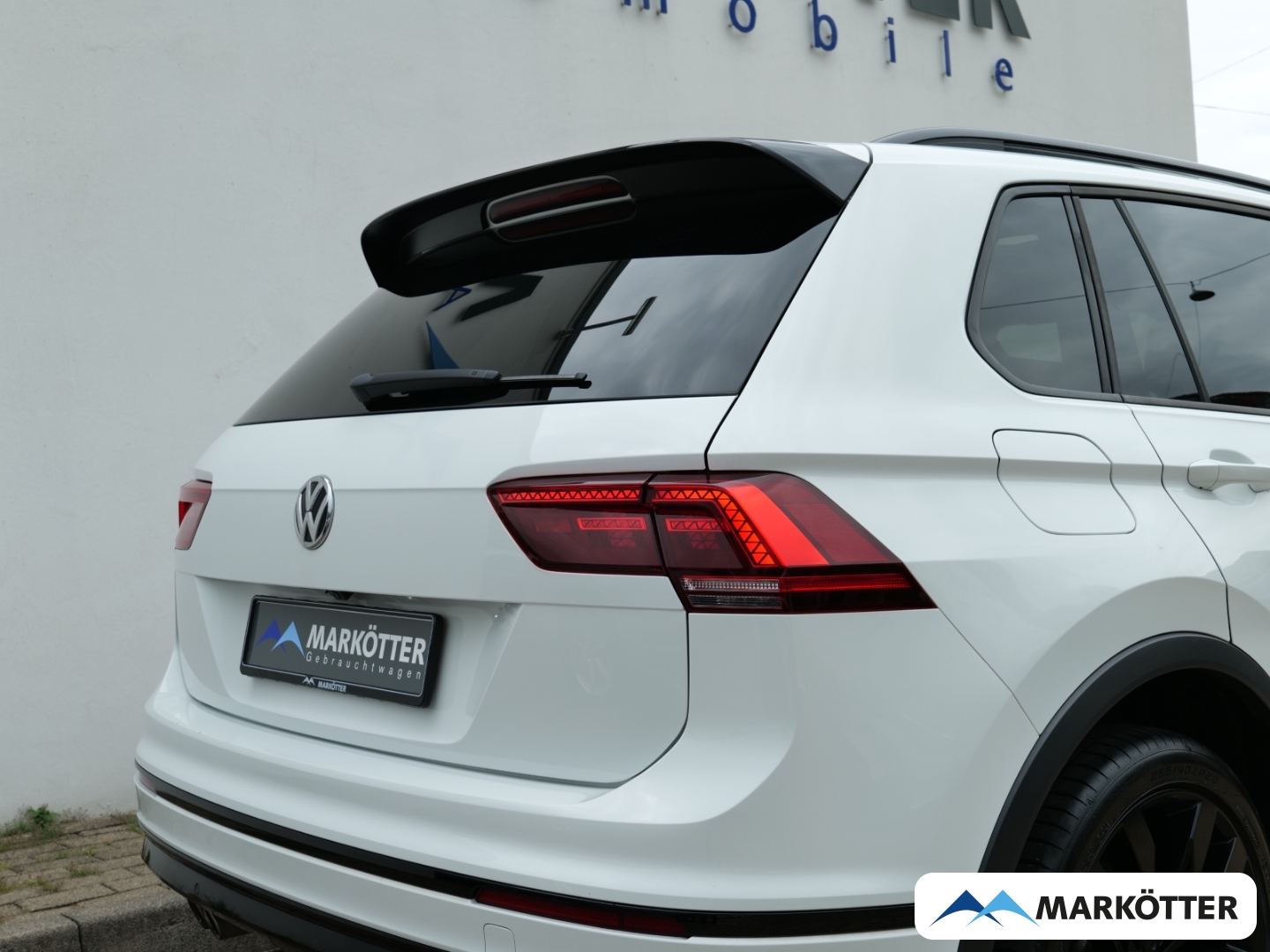 Fahrzeugabbildung Volkswagen Tiguan 2.0 TDI R-Line Black ACC/Pano/360/HuD/AHK