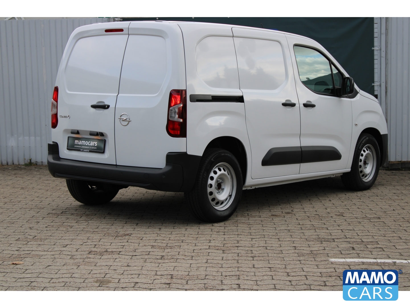 Fahrzeugabbildung Opel Combo Electric Cargo Basis/BLUETOOTH/SITZHEIZUNG/KLIMAAUTOMATIK