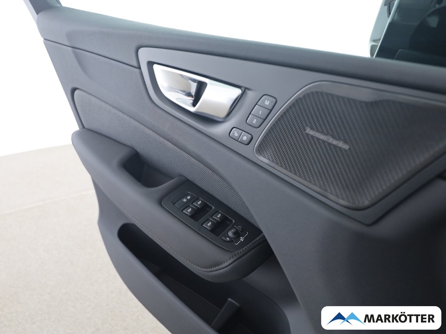 Fahrzeugabbildung Volvo XC60 T8 AWD Plus Black Edition Plug-In Hybrid