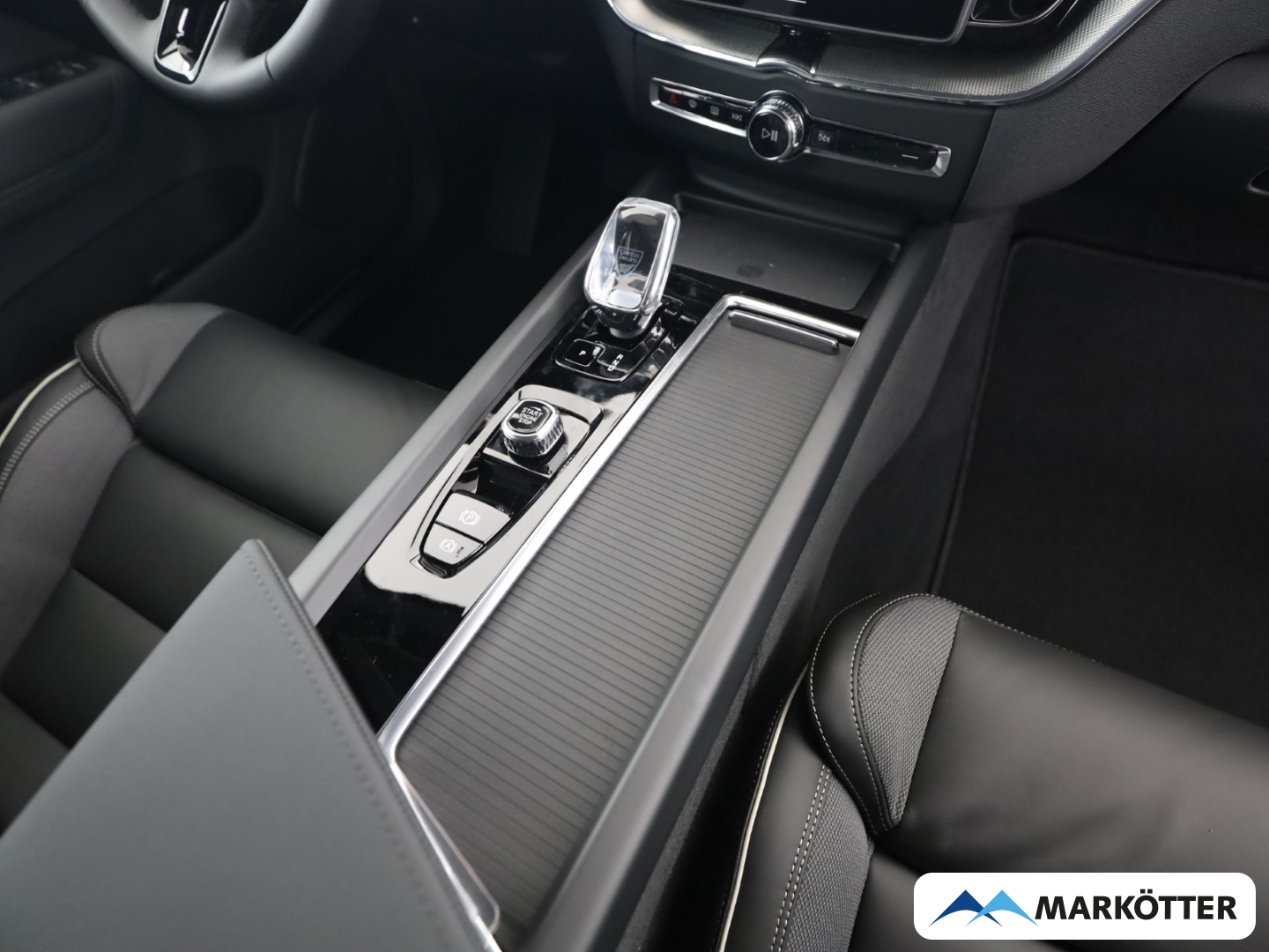 Fahrzeugabbildung Volvo XC60 T8 AWD Plus Black Edition Plug-In Hybrid