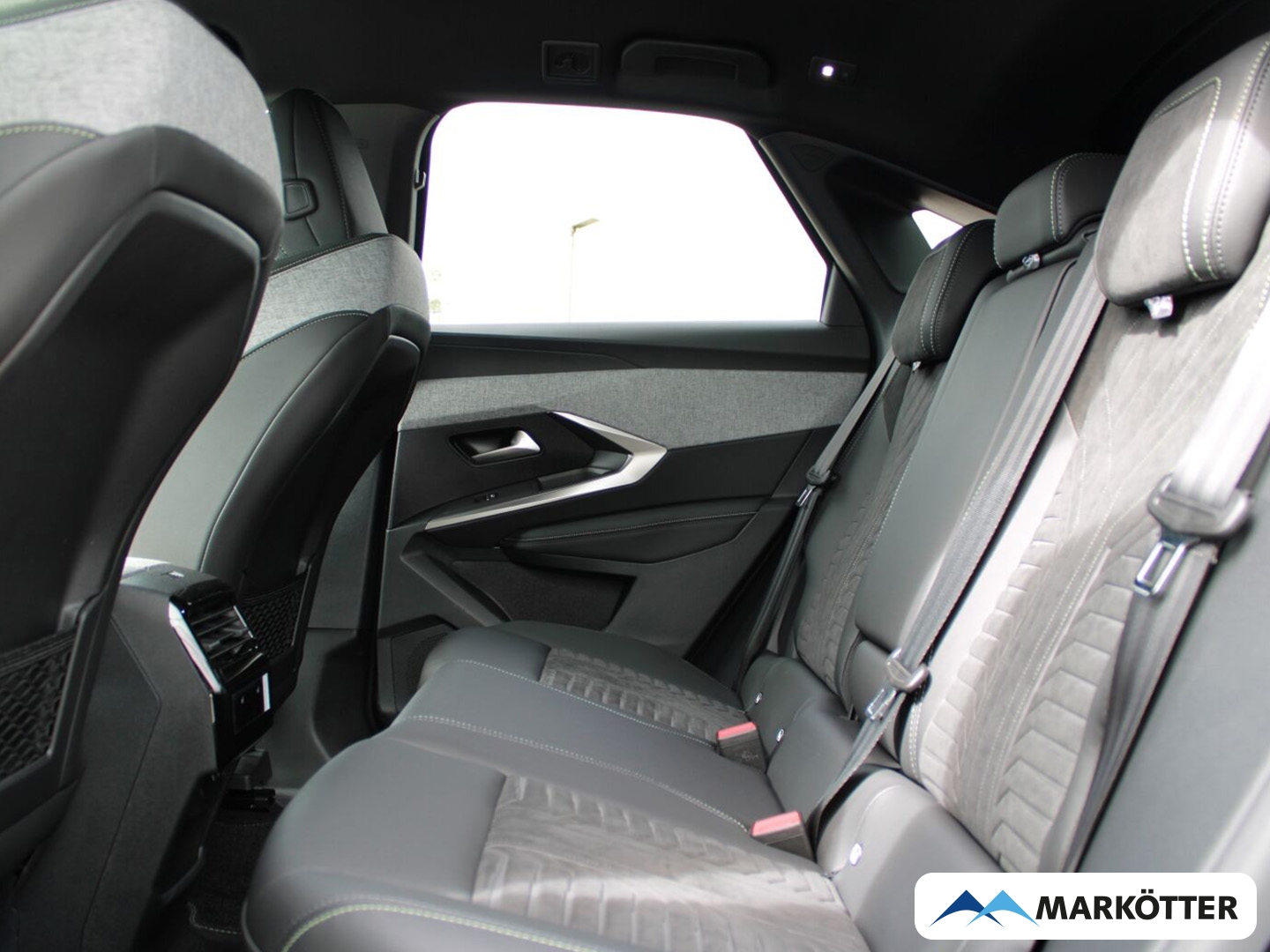 Fahrzeugabbildung Peugeot 3008 Elektromotor 230 Long Range GT, Alcantara-Memory, AHK, Elektr. Heckklappe,