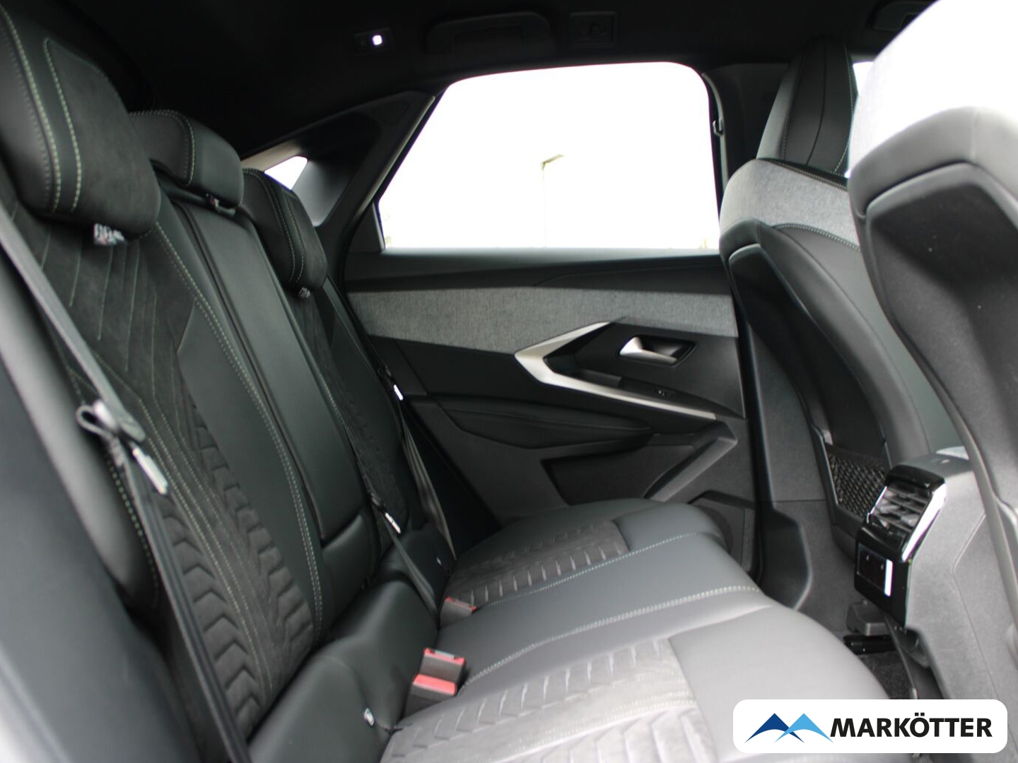 Fahrzeugabbildung Peugeot 3008 Elektromotor 230 Long Range GT, Alcantara-Memory, AHK, Elektr. Heckklappe,
