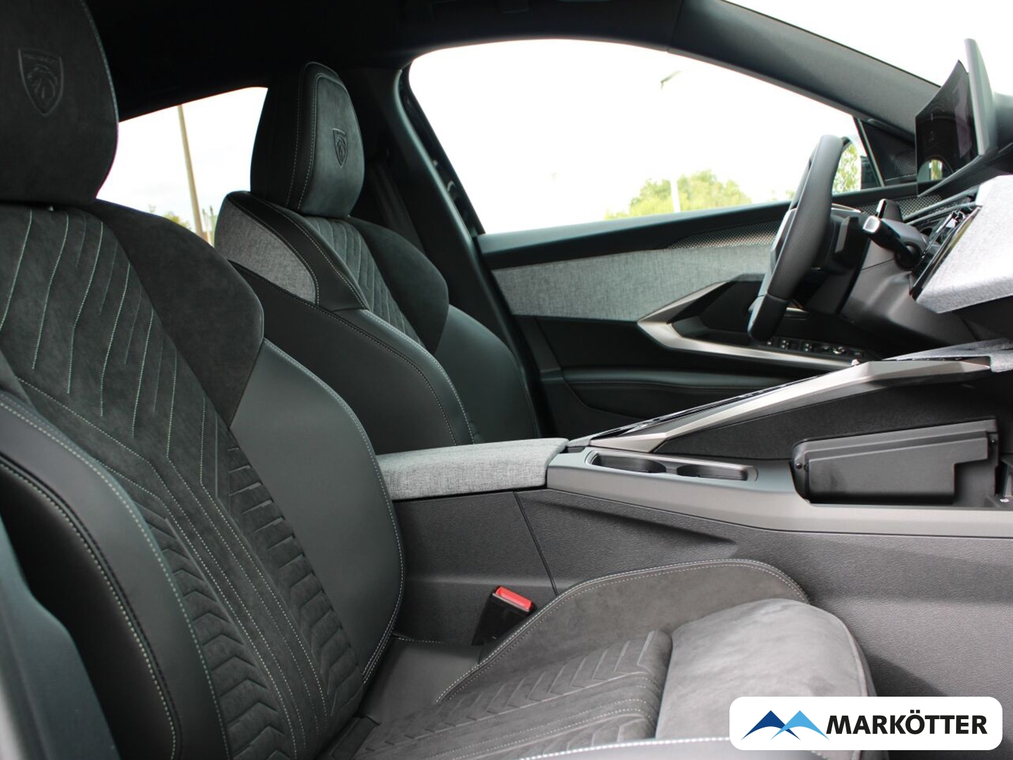 Fahrzeugabbildung Peugeot 3008 Elektromotor 230 Long Range GT, Alcantara-Memory, AHK, Elektr. Heckklappe,