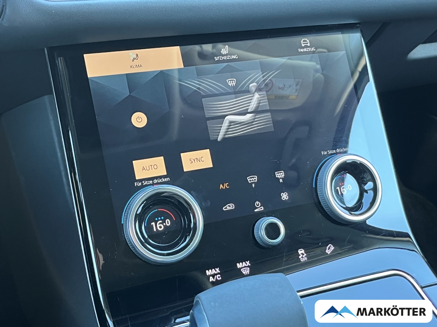 Fahrzeugabbildung Land Rover Range Rover Velar P400e S Black-Pkt/ACC/AHK/20''