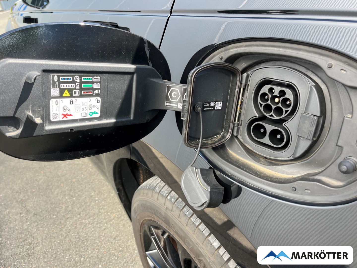 Fahrzeugabbildung Land Rover Range Rover Velar P400e S Black-Pkt/ACC/AHK/20''