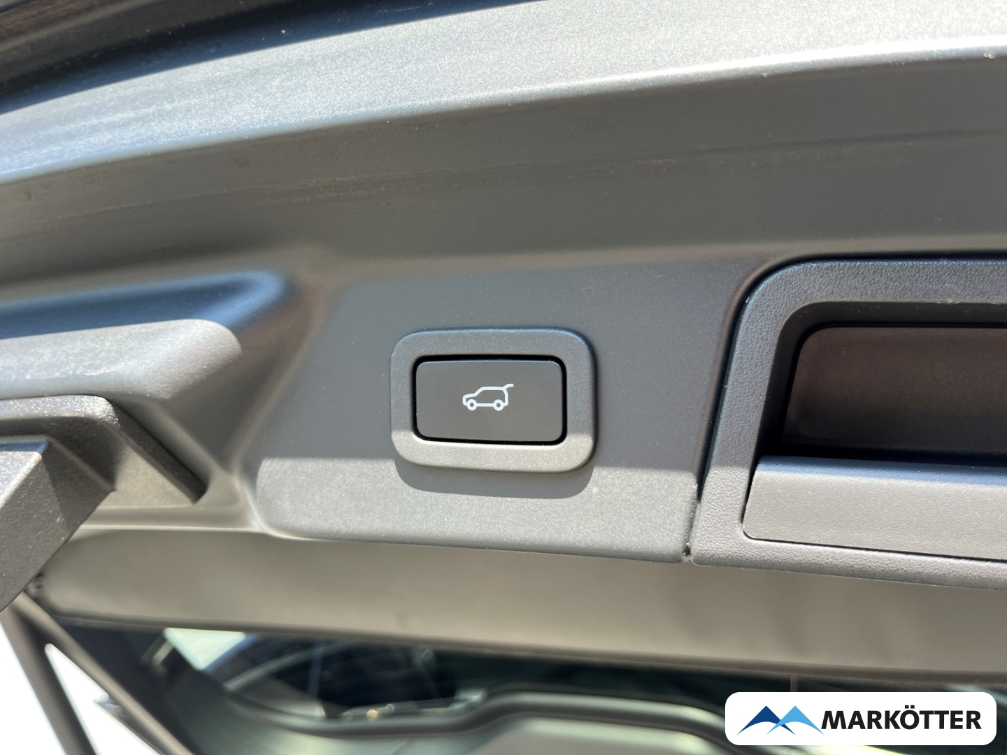 Fahrzeugabbildung Land Rover Range Rover Velar P400e S Black-Pkt/ACC/AHK/20''