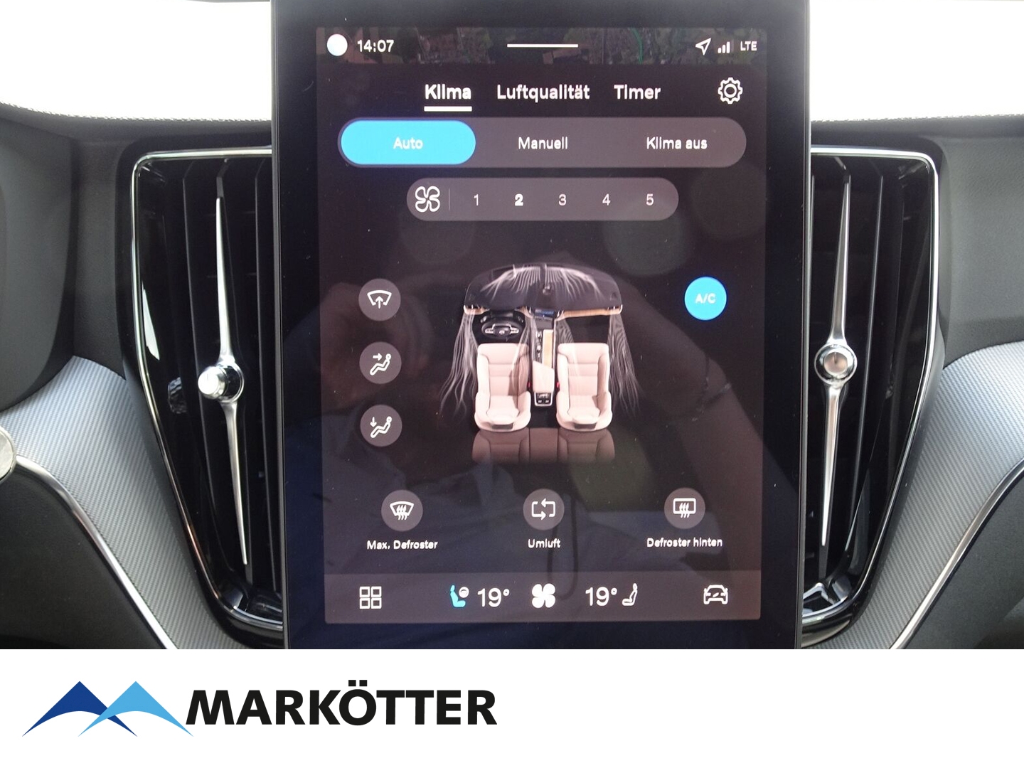 Fahrzeugabbildung Volvo XC60 T6 AWD Plus Black Edition Plug-In Hybrid