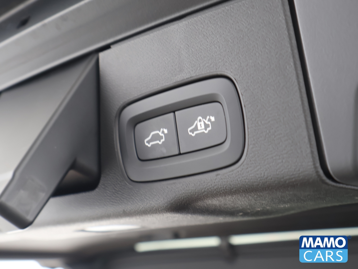 Fahrzeugabbildung Volvo XC60 T8 AWD Plus Dark ACC/PANO/HUD/BLIS/360°/AHK