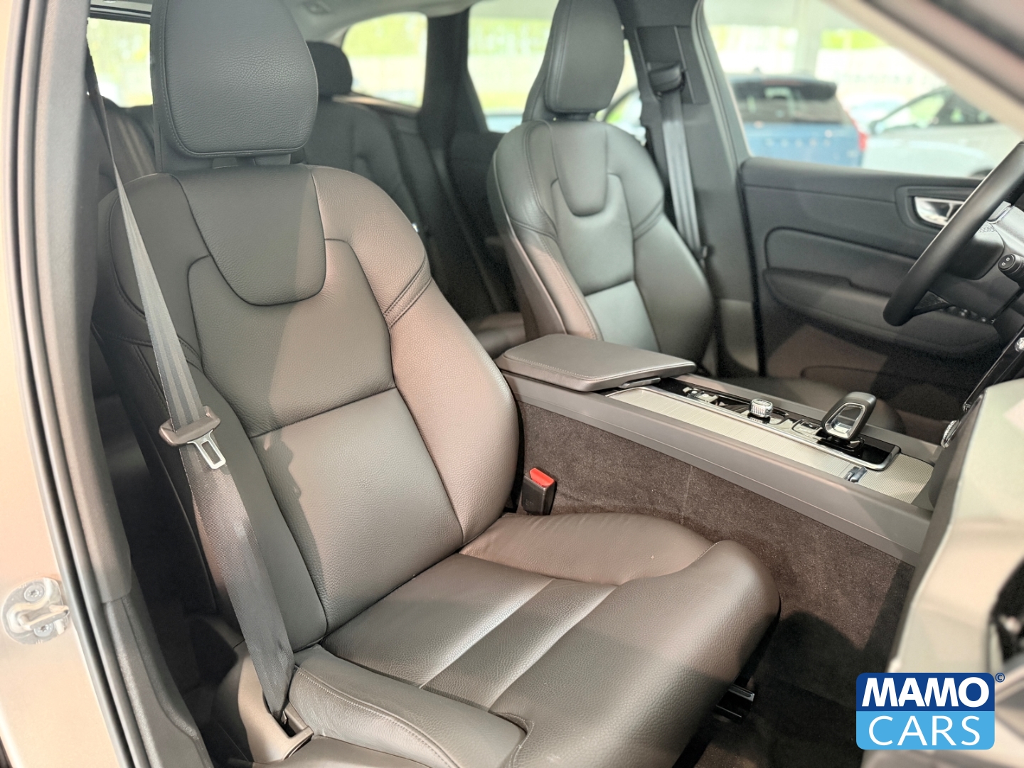 Fahrzeugabbildung Volvo XC60 T6 AWD Plus Dark Recharge ACC/BLIS/PANO/HUD