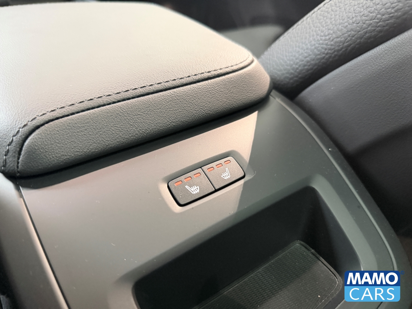 Fahrzeugabbildung Volvo XC60 T6 AWD Plus Dark Recharge ACC/BLIS/PANO/HUD