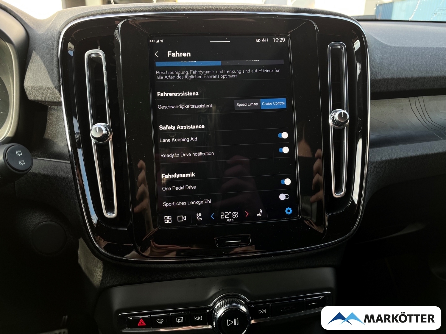 Fahrzeugabbildung Volvo XC40 Volvo Pro Recharge Pure 2WD SHZ/CAM/StandHZG/LED