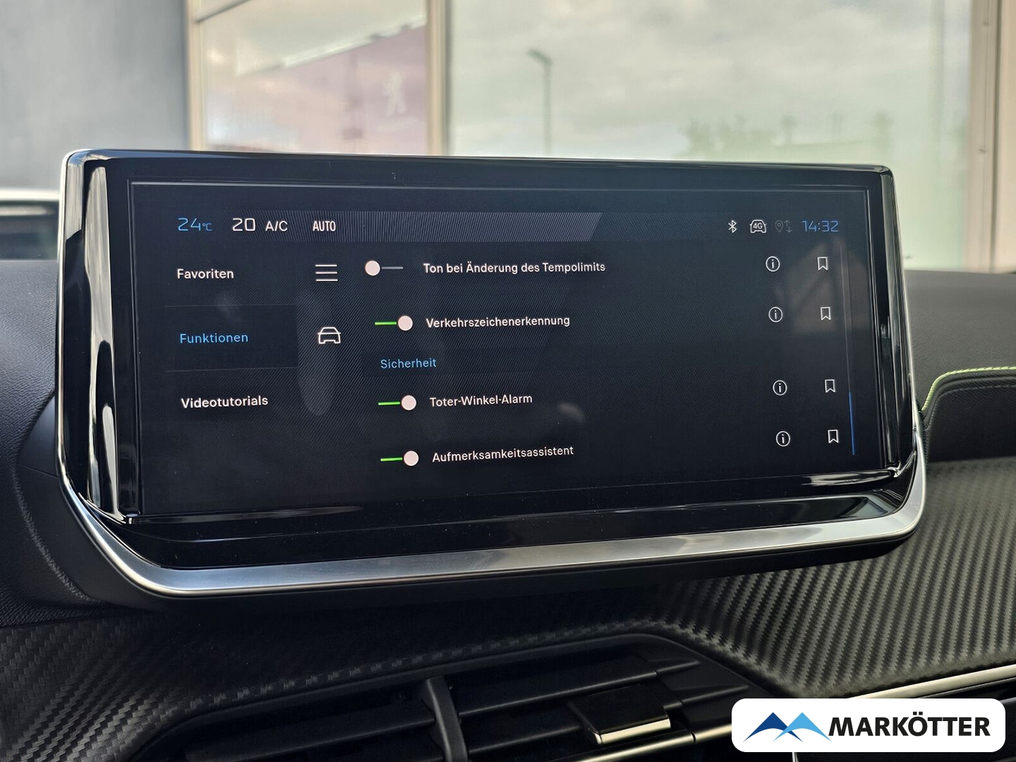 Fahrzeugabbildung Peugeot 2008 Hybrid 145 GT Panorama, 360° Kamera, Navi