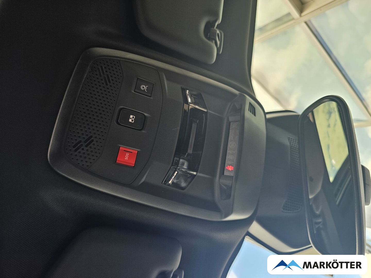 Fahrzeugabbildung Peugeot 2008 Hybrid 145 GT Panorama, 360° Kamera, Navi