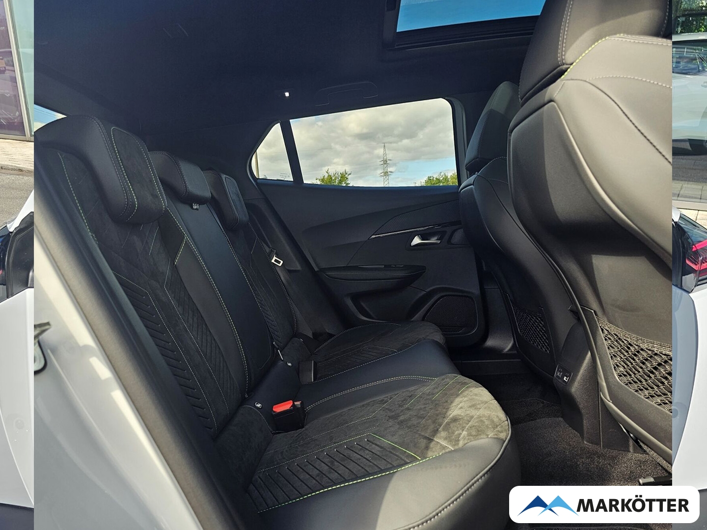 Fahrzeugabbildung Peugeot 2008 Hybrid 145 GT Panorama, 360° Kamera, Navi