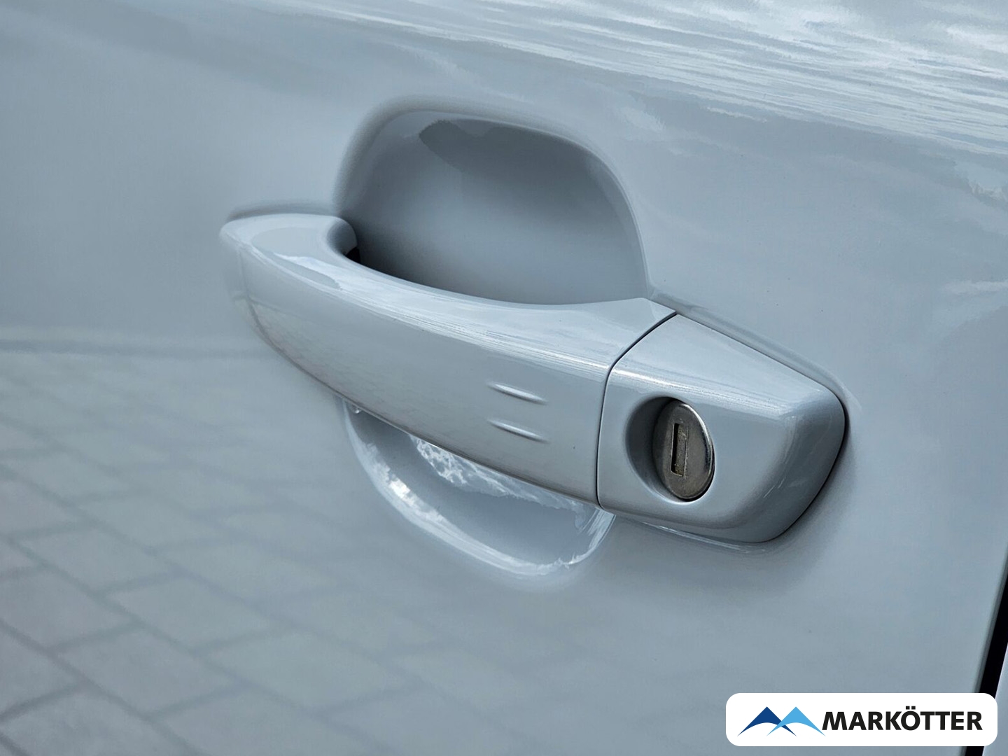 Fahrzeugabbildung Peugeot 2008 Hybrid 145 GT Panorama, 360° Kamera, Navi
