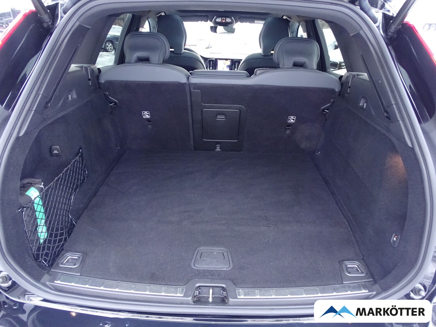 Fahrzeugabbildung Volvo XC60 R Design Recharge Plug-In Hybrid AWD AHK