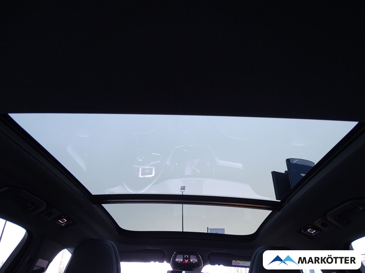 Fahrzeugabbildung Volvo XC60 R Design Recharge Plug-In Hybrid AWD AHK