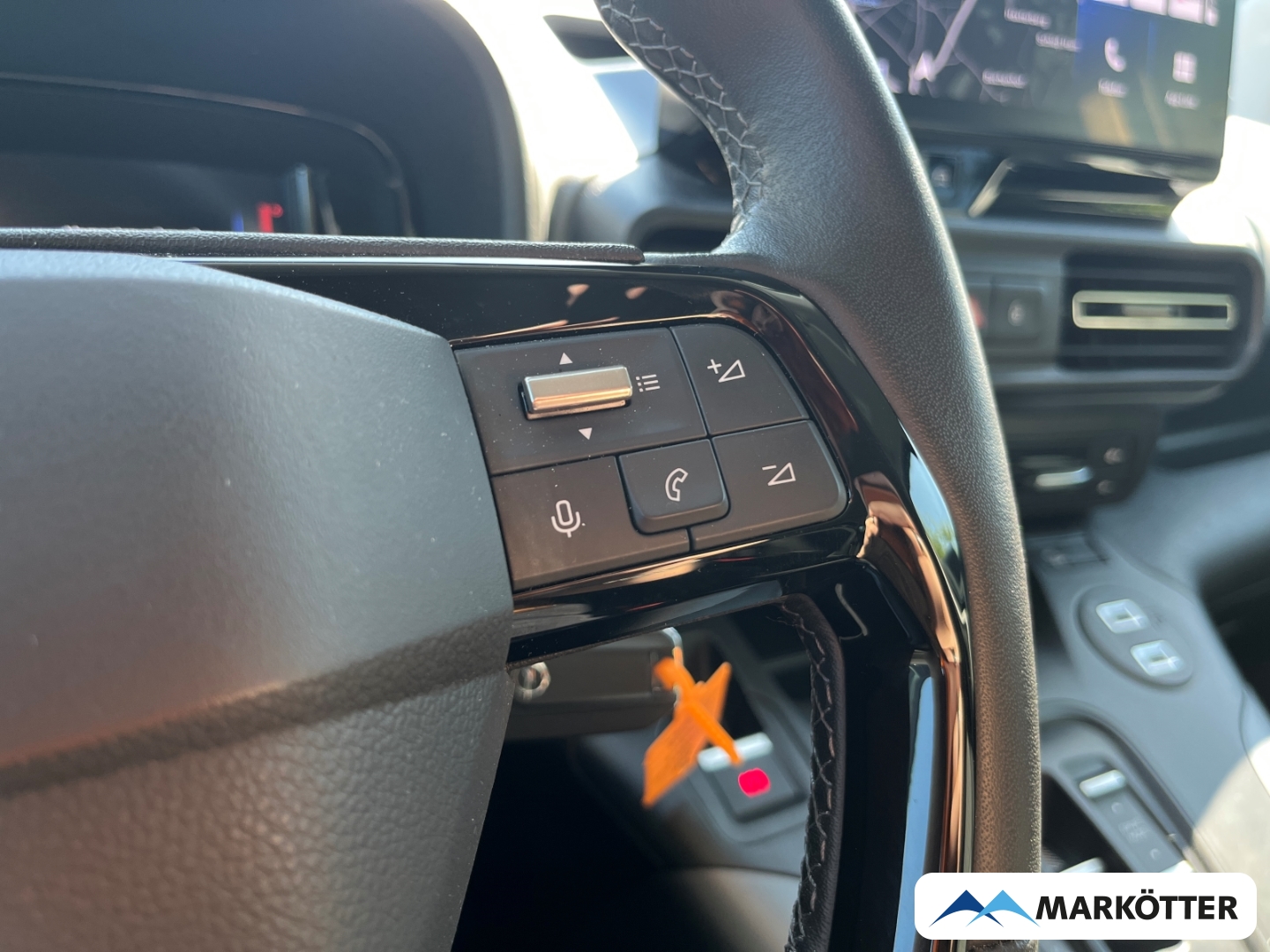 Fahrzeugabbildung Opel Combo Life 1.5D Ultimate ACC/SHZ/Totwinkel