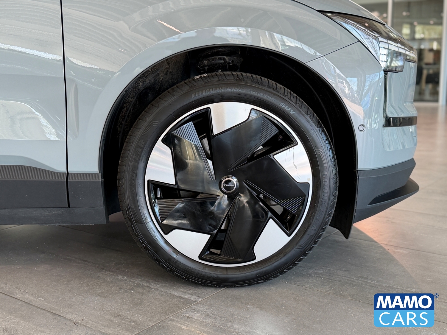 Fahrzeugabbildung Volvo EX30 Ultra Twin Engine WP/ACC/BLIS/360°/PANO