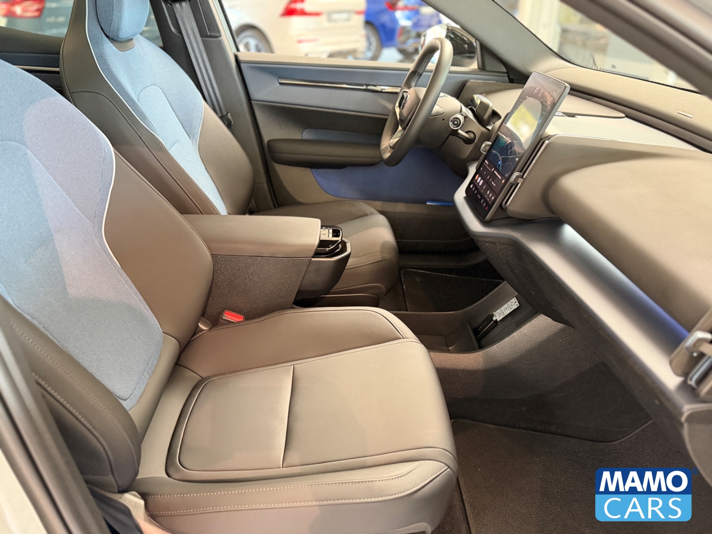 Fahrzeugabbildung Volvo EX30 Ultra Twin Engine WP/ACC/BLIS/360°/PANO