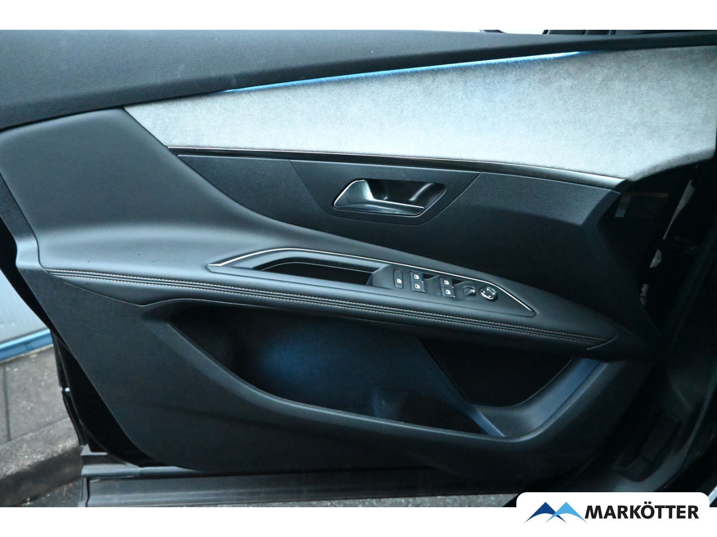 Fahrzeugabbildung Peugeot 3008 130 GT ACC/AHK/Keyless/Totwinkel/LED