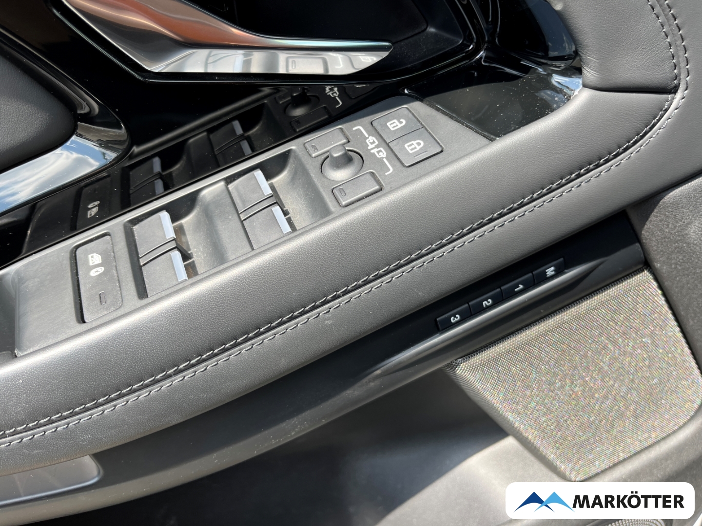 Fahrzeugabbildung Land Rover Range Rover Evoque P250 R-Dynamic HSE ACC/AHK