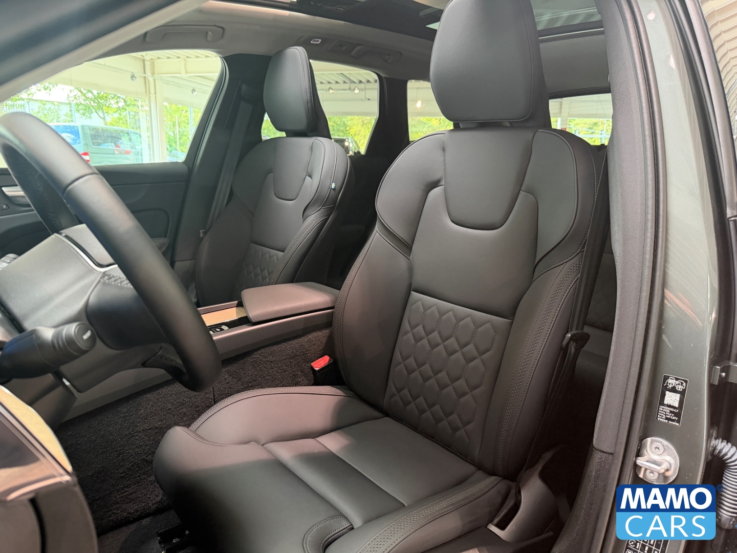 Fahrzeugabbildung Volvo XC60 B5 Plus Dark AWD ACC/BLIS/PANO/360°/HUD