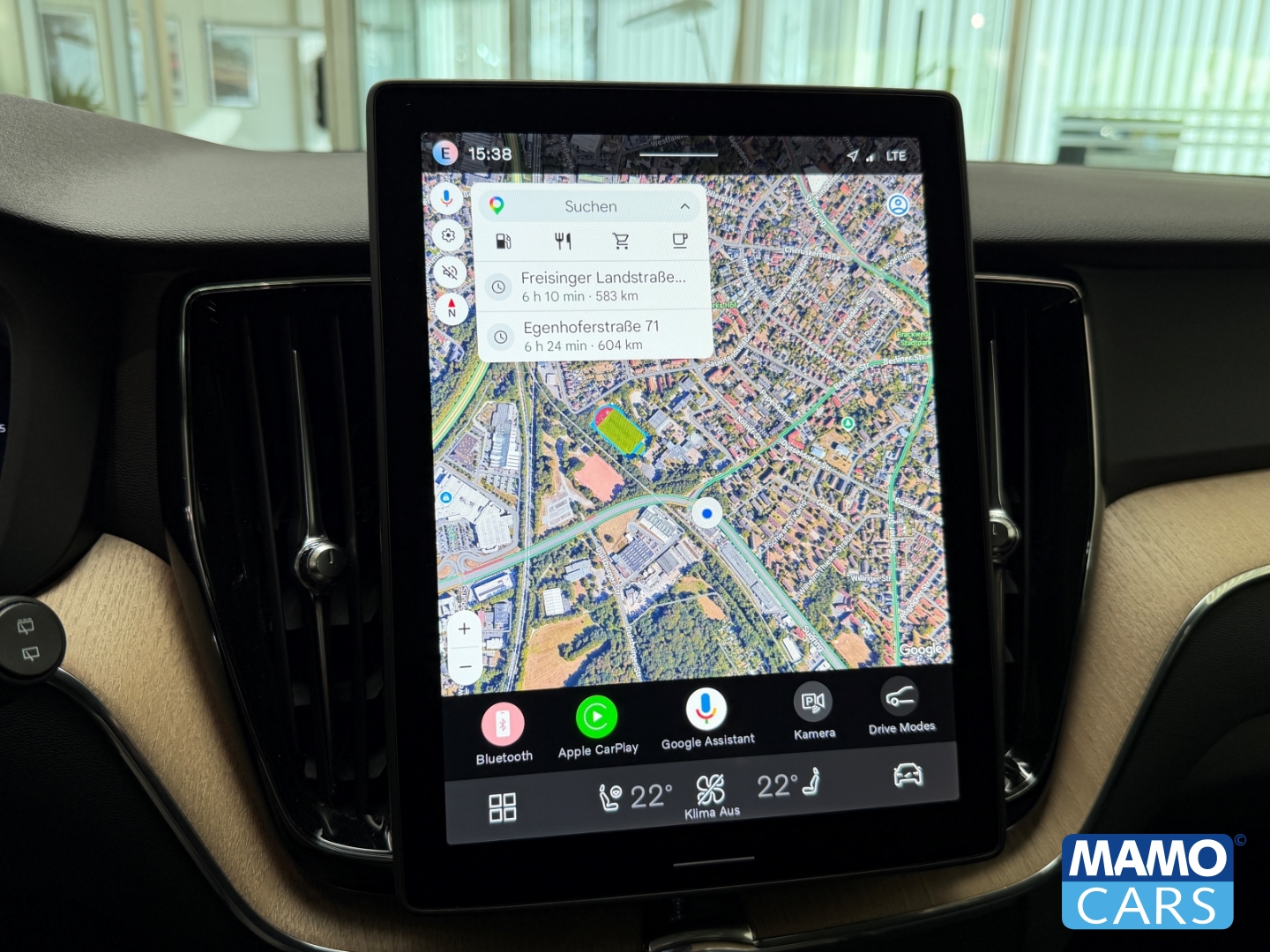 Fahrzeugabbildung Volvo XC60 B5 Plus Dark AWD ACC/BLIS/PANO/360°/HUD
