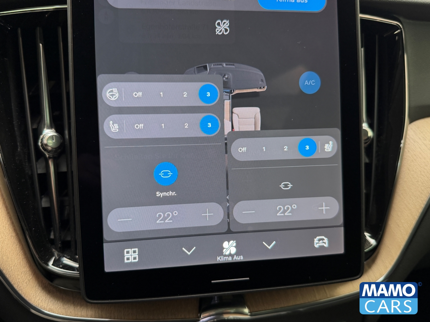 Fahrzeugabbildung Volvo XC60 B5 Plus Dark AWD ACC/BLIS/PANO/360°/HUD