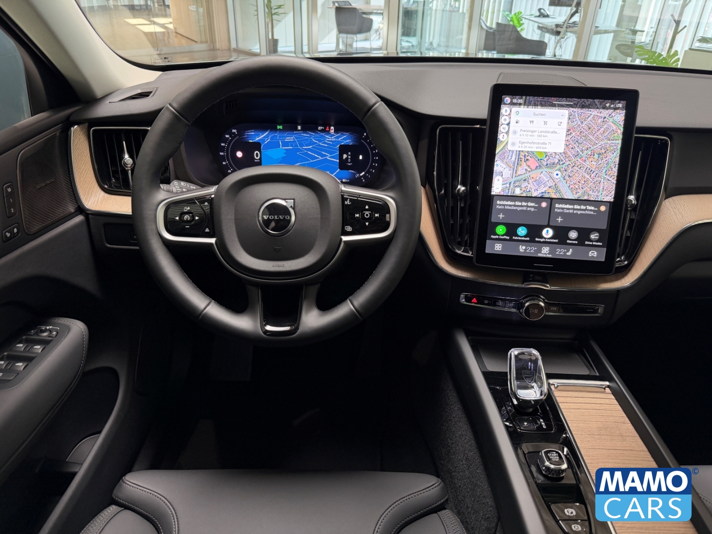 Fahrzeugabbildung Volvo XC60 B5 Plus Dark AWD ACC/BLIS/PANO/360°/HUD