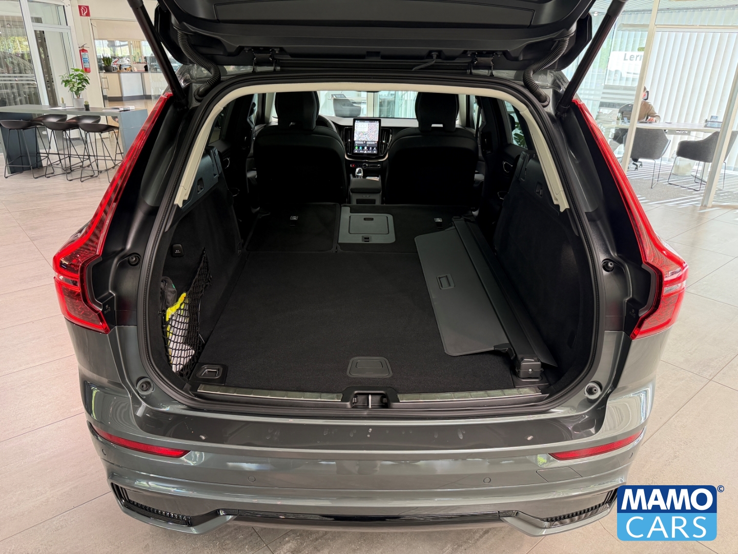 Fahrzeugabbildung Volvo XC60 B5 Plus Dark AWD ACC/BLIS/PANO/360°/HUD
