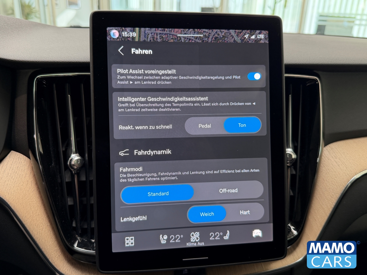 Fahrzeugabbildung Volvo XC60 B5 Plus Dark AWD ACC/BLIS/PANO/360°/HUD