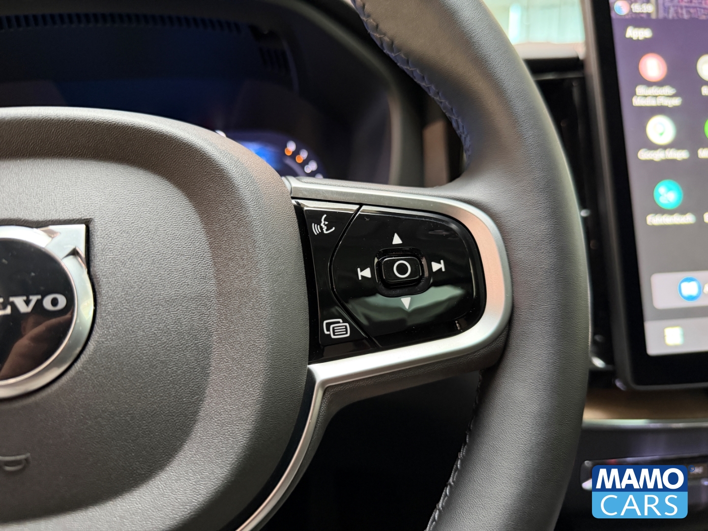 Fahrzeugabbildung Volvo XC60 B5 Plus Dark AWD ACC/BLIS/PANO/360°/HUD