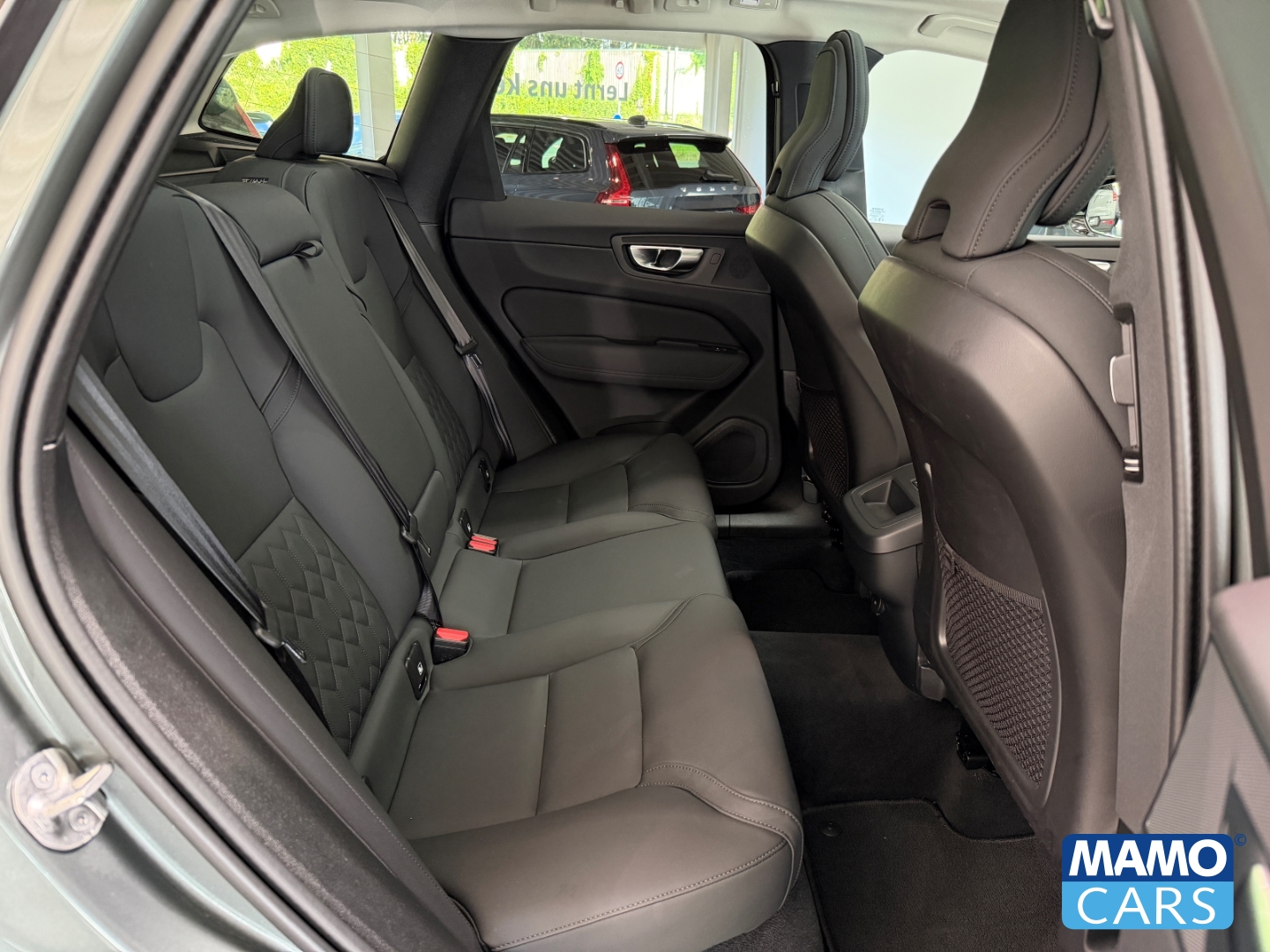 Fahrzeugabbildung Volvo XC60 B5 Plus Dark AWD ACC/BLIS/PANO/360°/HUD