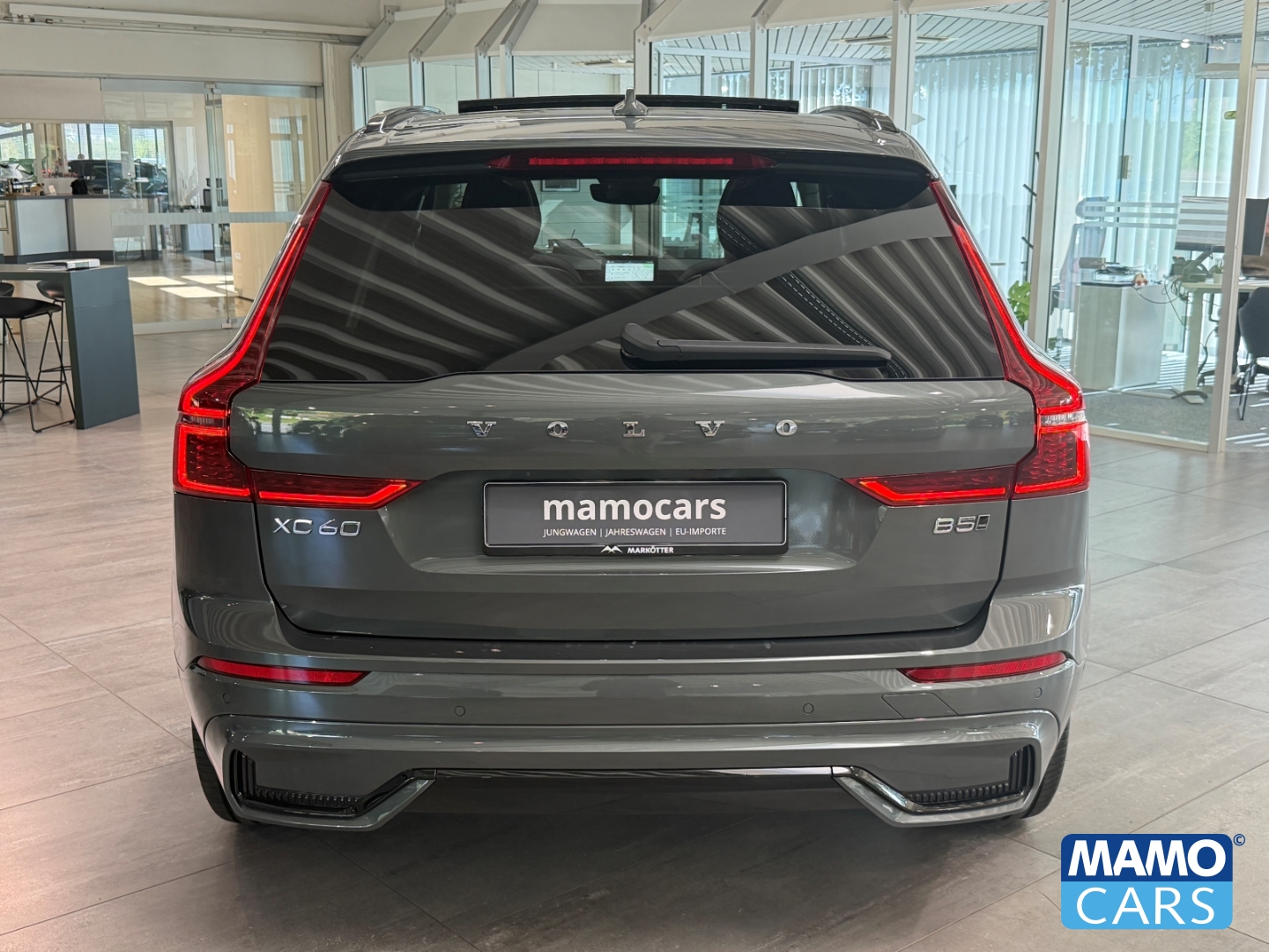 Fahrzeugabbildung Volvo XC60 B5 Plus Dark AWD ACC/BLIS/PANO/360°/HUD